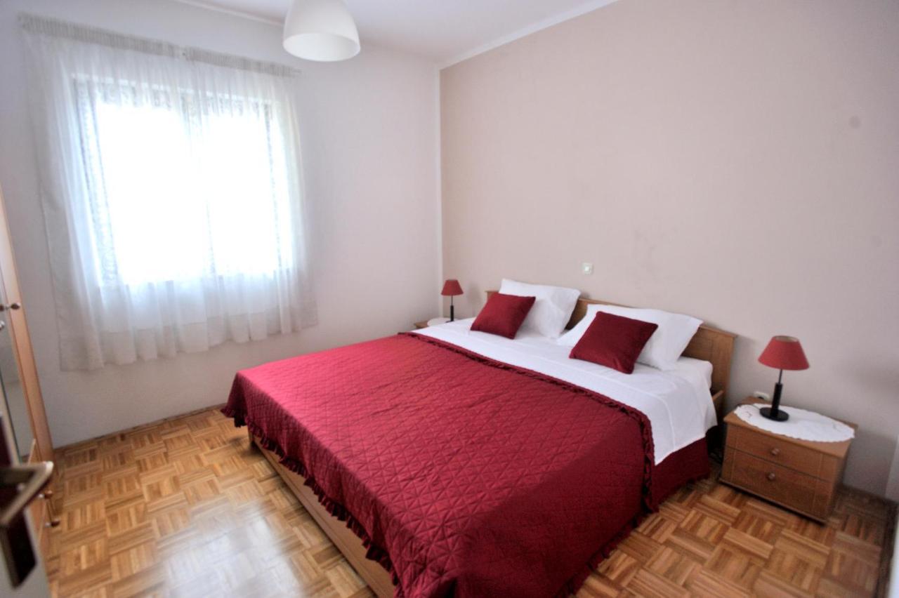 Vinja - Privat Garden - Whirlpool Apartment Porec