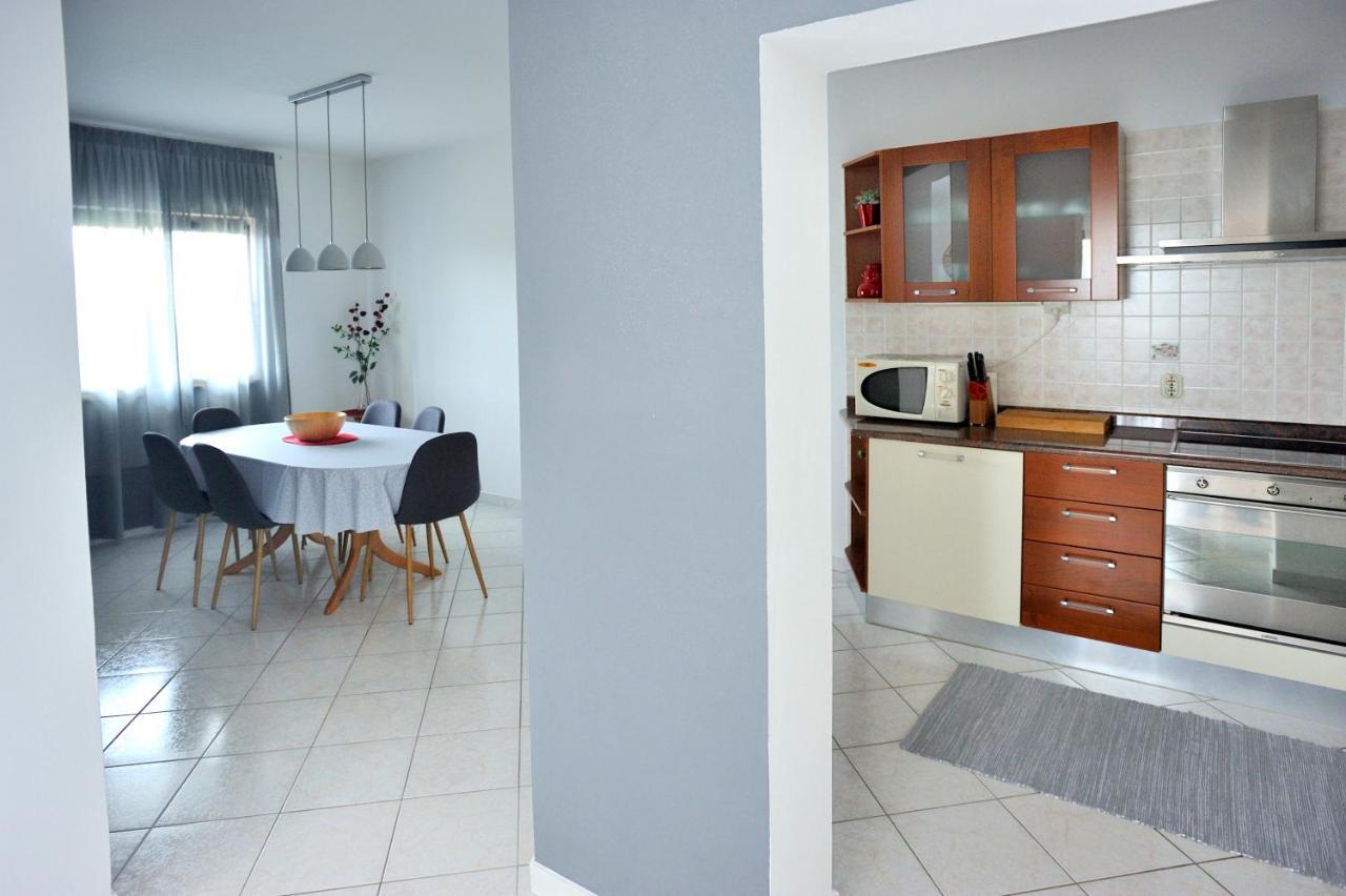 Vinja - Privat Garden - Whirlpool Apartment Porec