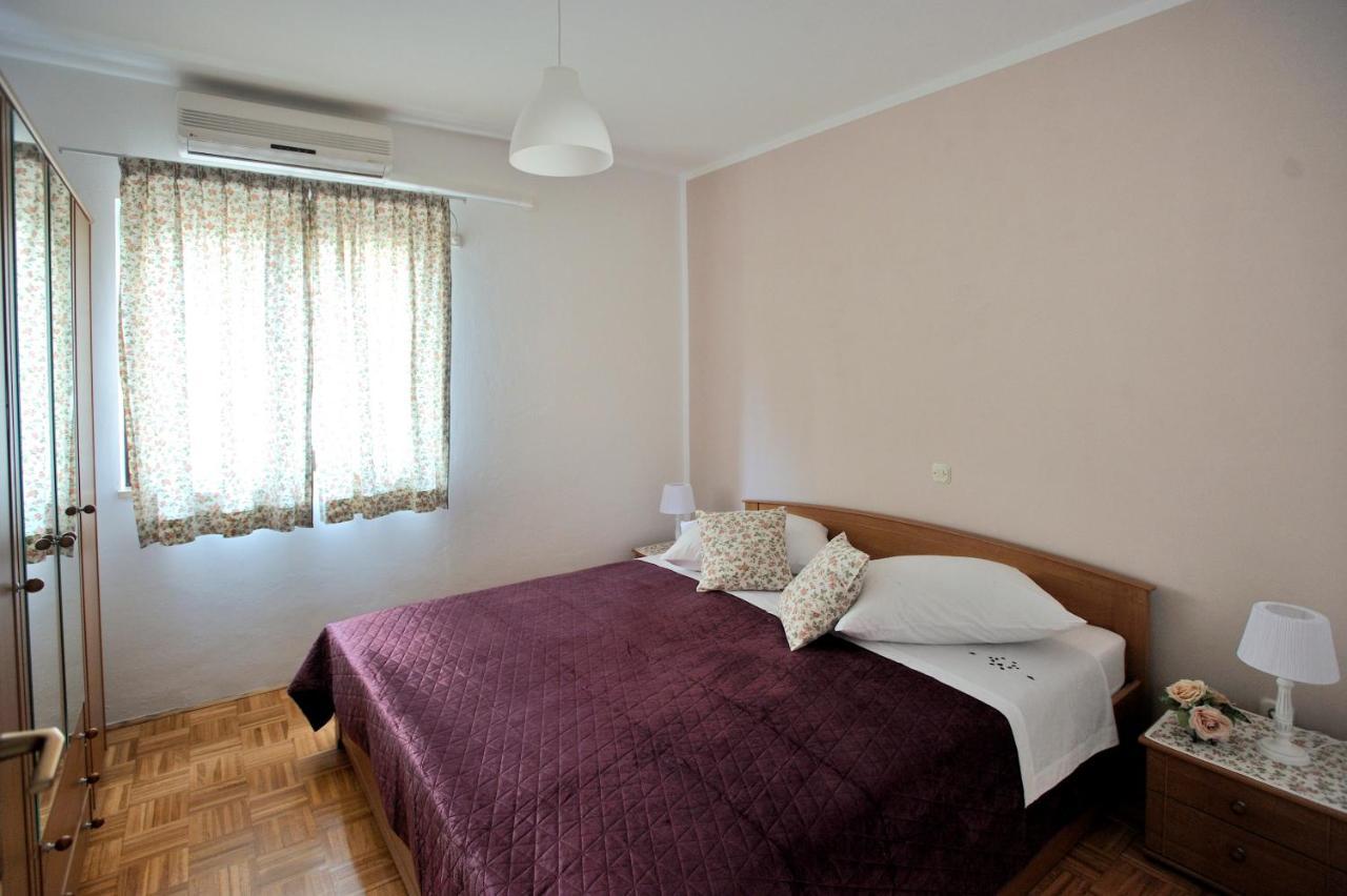 Vinja - Privat Garden - Whirlpool Apartment *