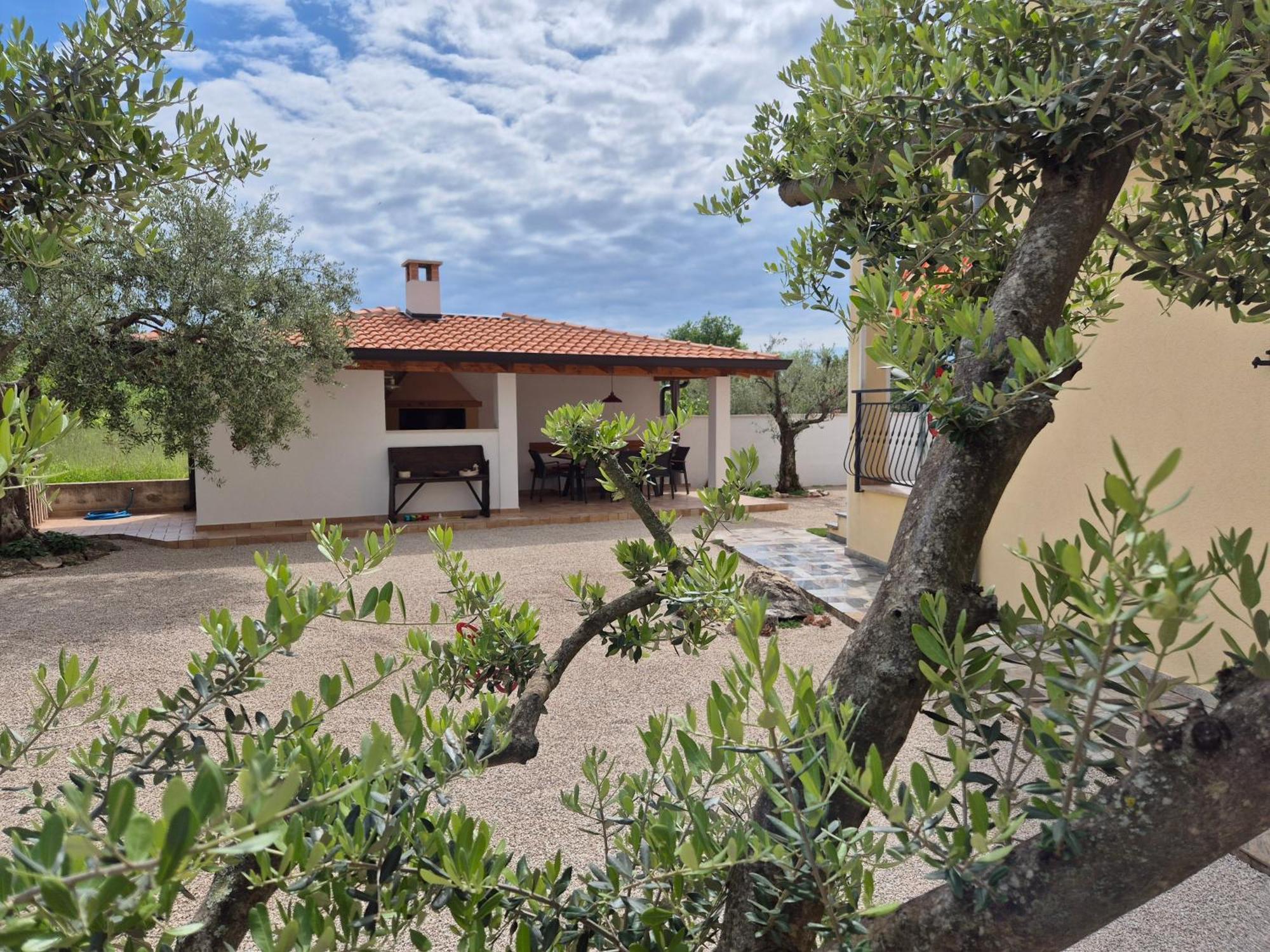 Vinja - Privat Garden - Whirlpool Apartment