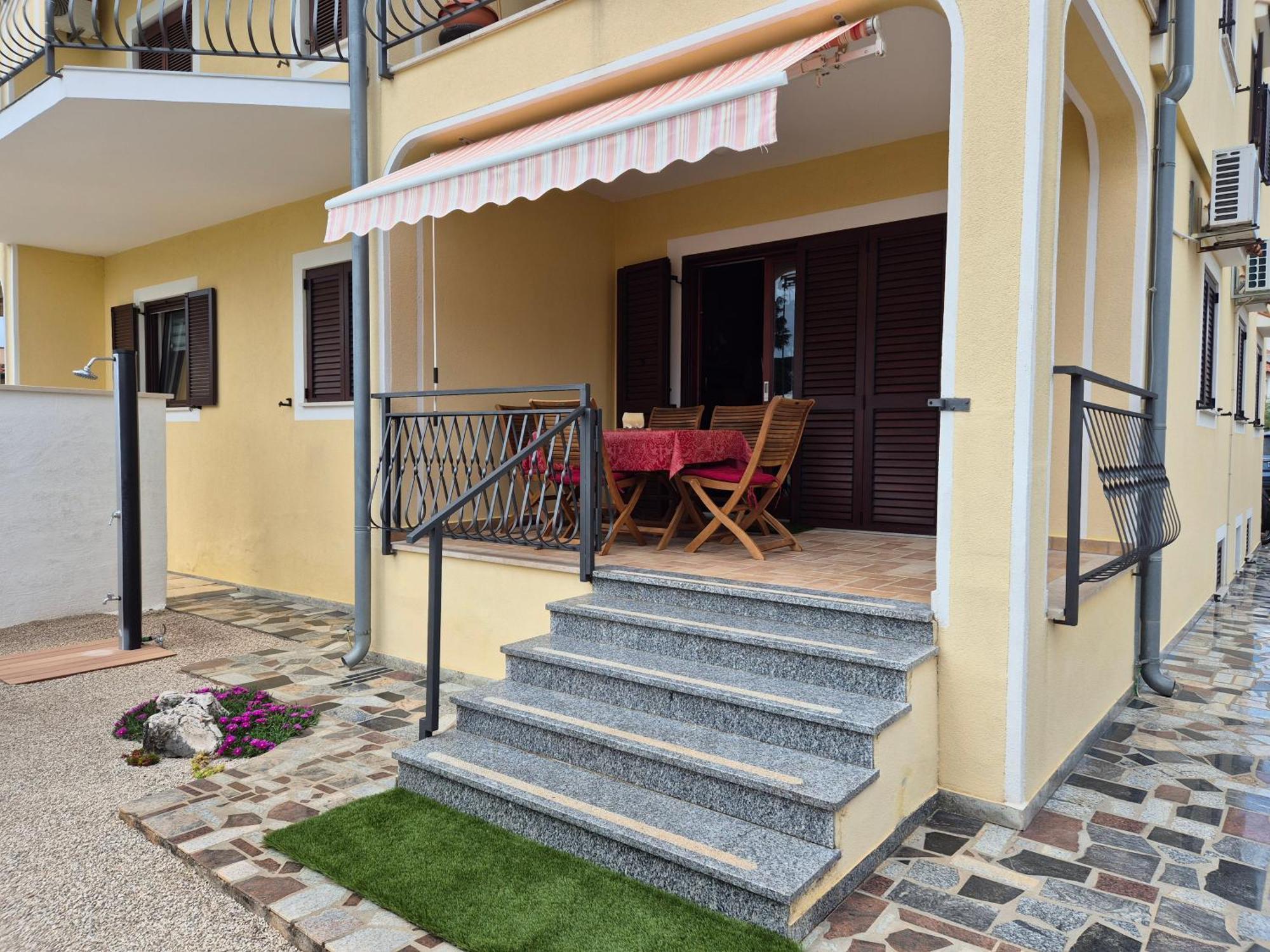 Apartment Vinja - Privat Garden - Whirlpool