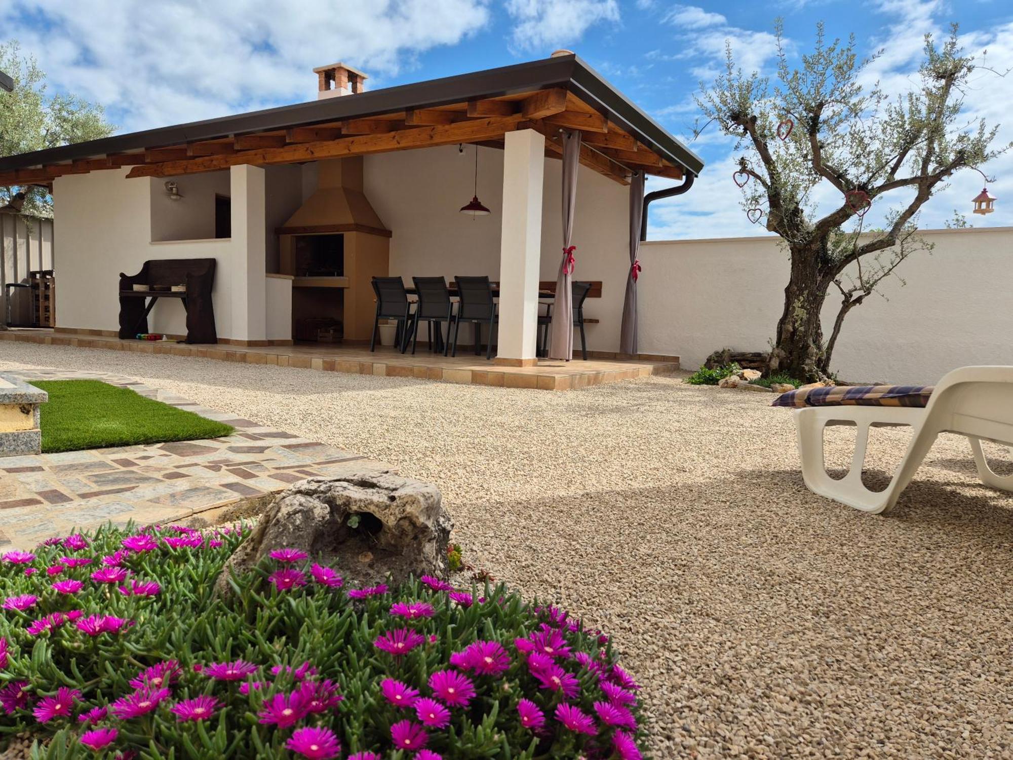 Apartment Vinja - Privat Garden - Whirlpool *