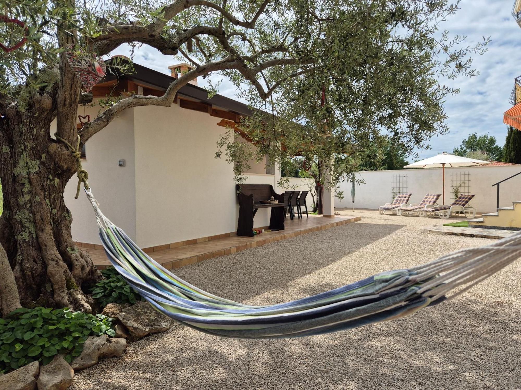 Vinja - Privat Garden - Whirlpool Apartment *